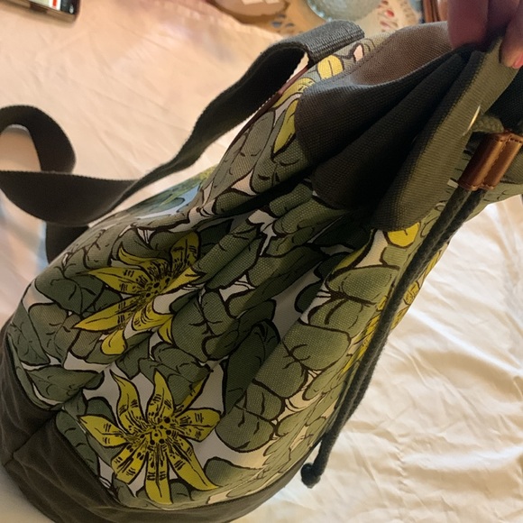 JW Anderson x Uniqlo Shoulder Bag - Picture 7 of 10